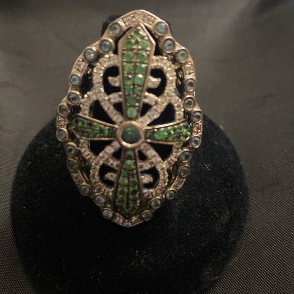 Tsavorite garnet and white Zircon cross statement ring - Picture 6 of 6